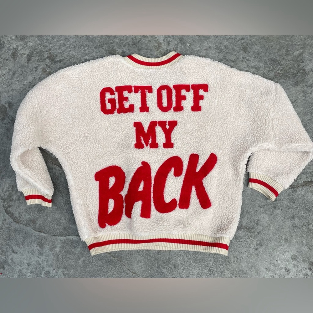 Cozy Cream V-Neck Sweater with Red Accents